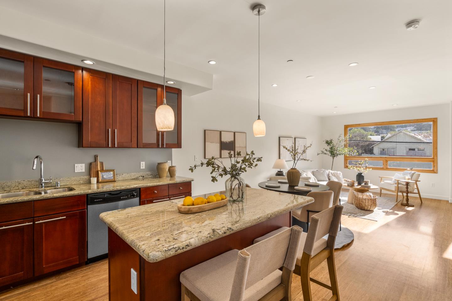 Detail Gallery Image 12 of 48 For 1 San Bruno Ave #N,  Brisbane,  CA 94005 - 1 Beds | 1/1 Baths