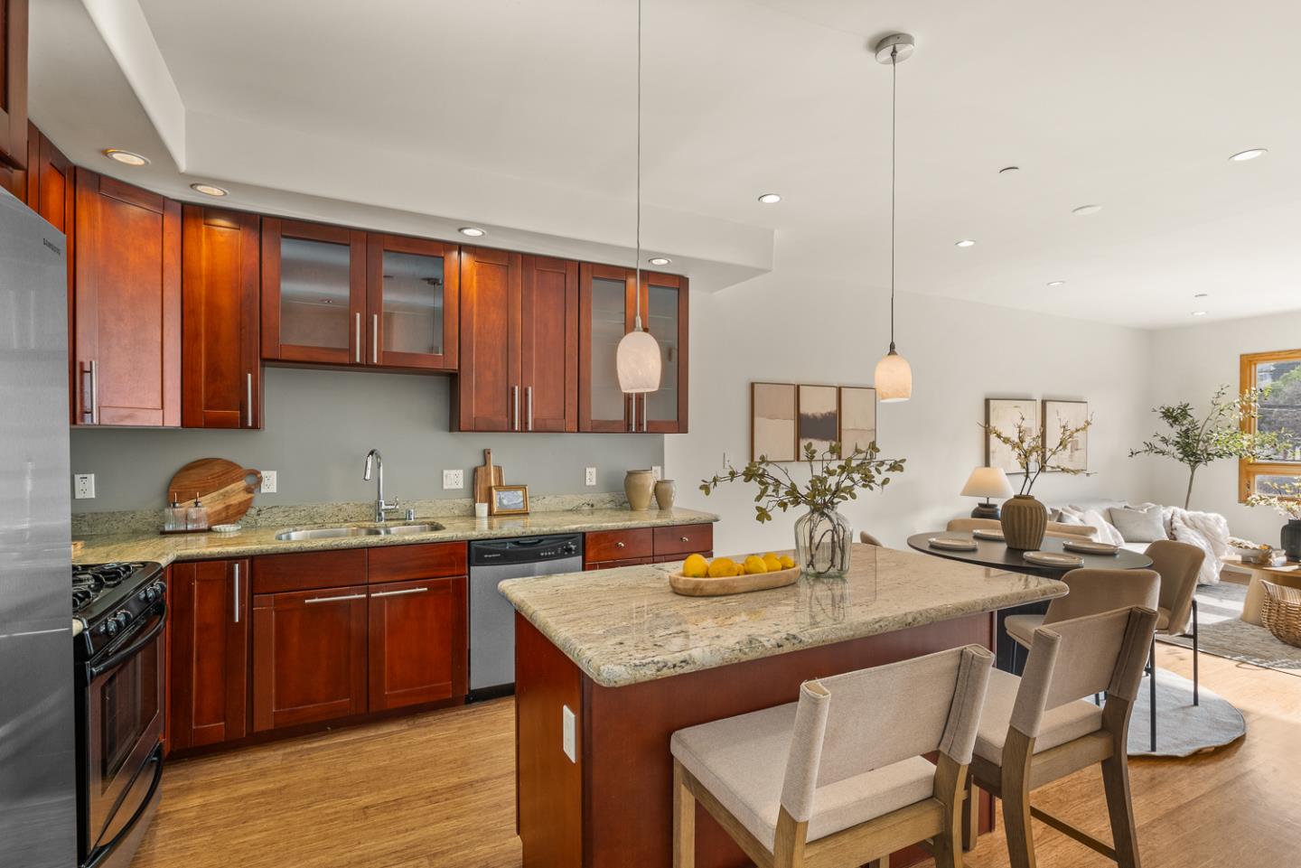 Detail Gallery Image 13 of 48 For 1 San Bruno Ave #N,  Brisbane,  CA 94005 - 1 Beds | 1/1 Baths