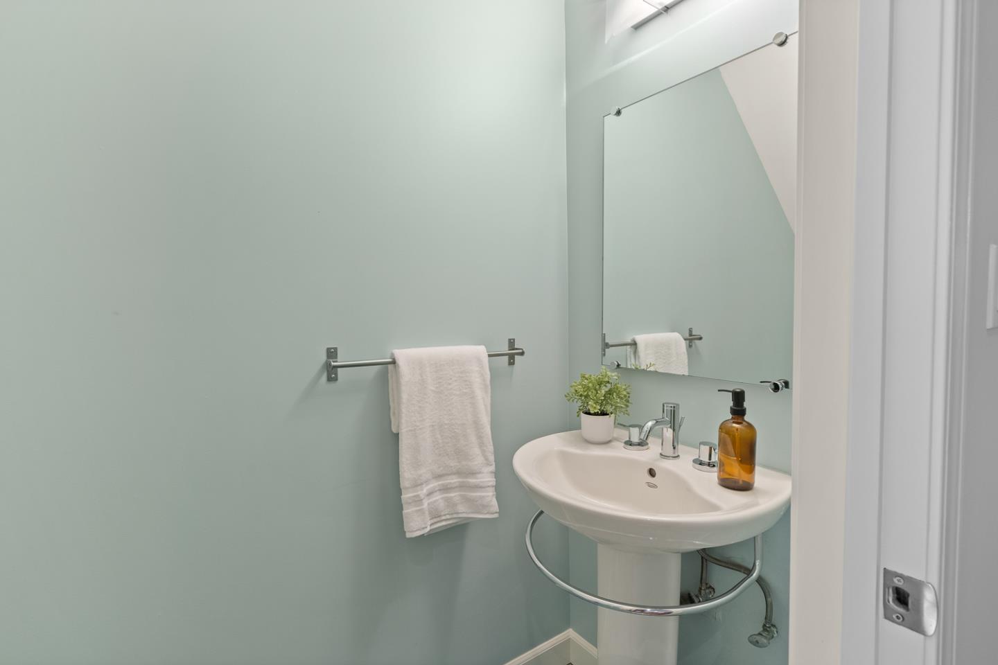 Detail Gallery Image 16 of 48 For 1 San Bruno Ave #N,  Brisbane,  CA 94005 - 1 Beds | 1/1 Baths