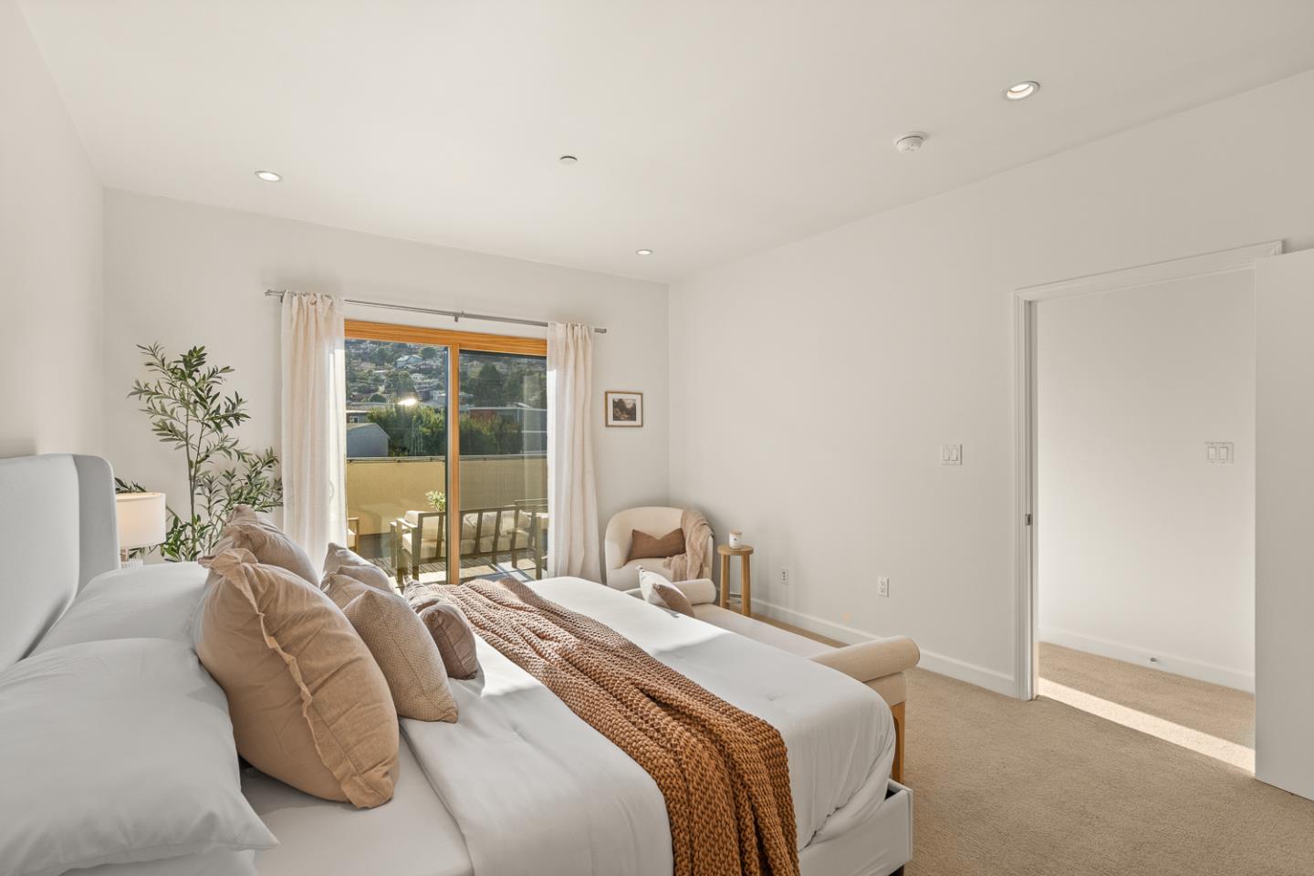 Detail Gallery Image 21 of 48 For 1 San Bruno Ave #N,  Brisbane,  CA 94005 - 1 Beds | 1/1 Baths
