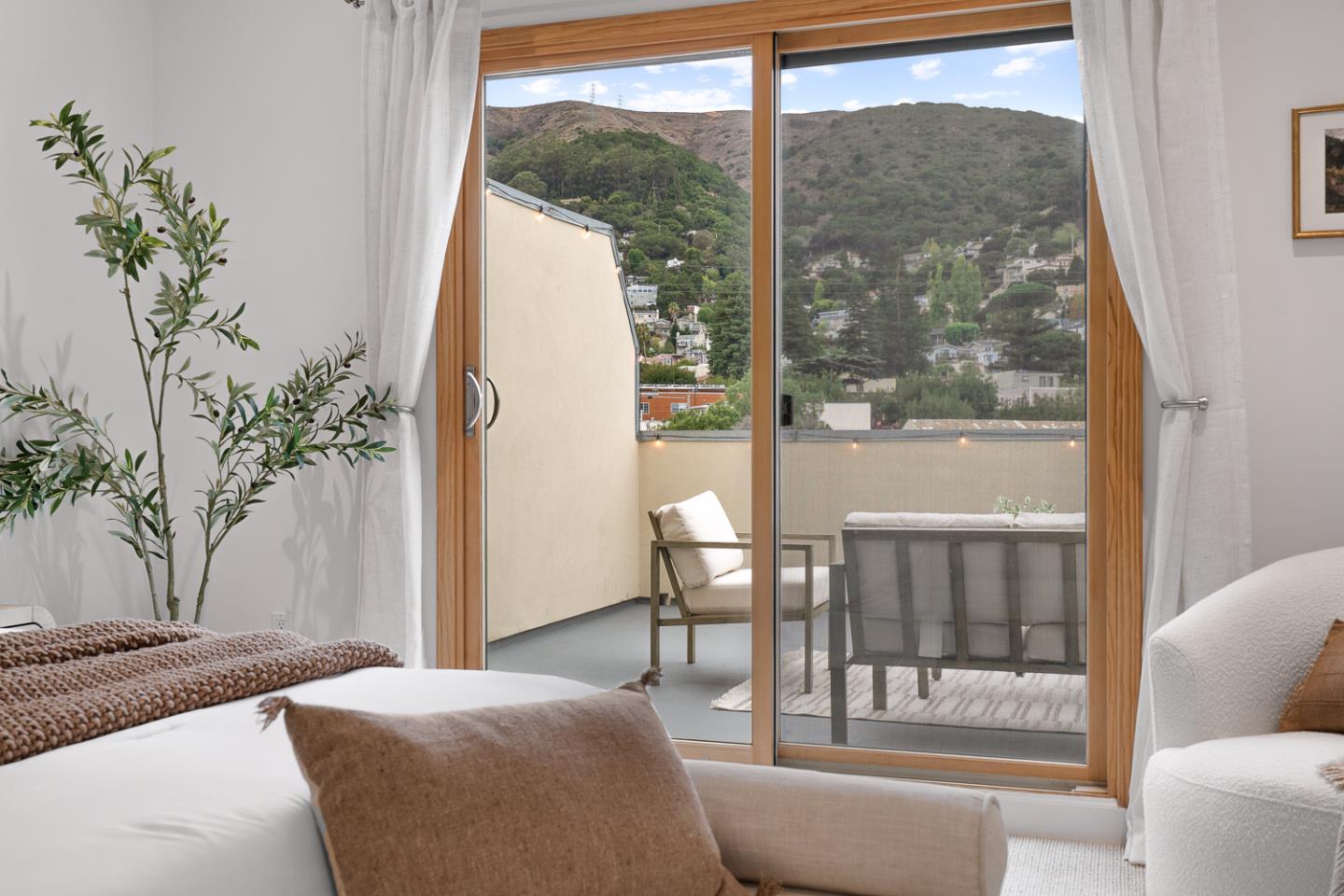 Detail Gallery Image 24 of 48 For 1 San Bruno Ave #N,  Brisbane,  CA 94005 - 1 Beds | 1/1 Baths