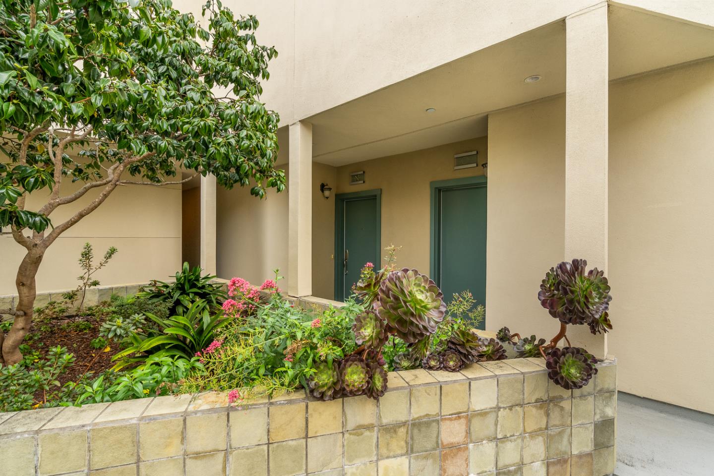 Detail Gallery Image 34 of 48 For 1 San Bruno Ave #N,  Brisbane,  CA 94005 - 1 Beds | 1/1 Baths