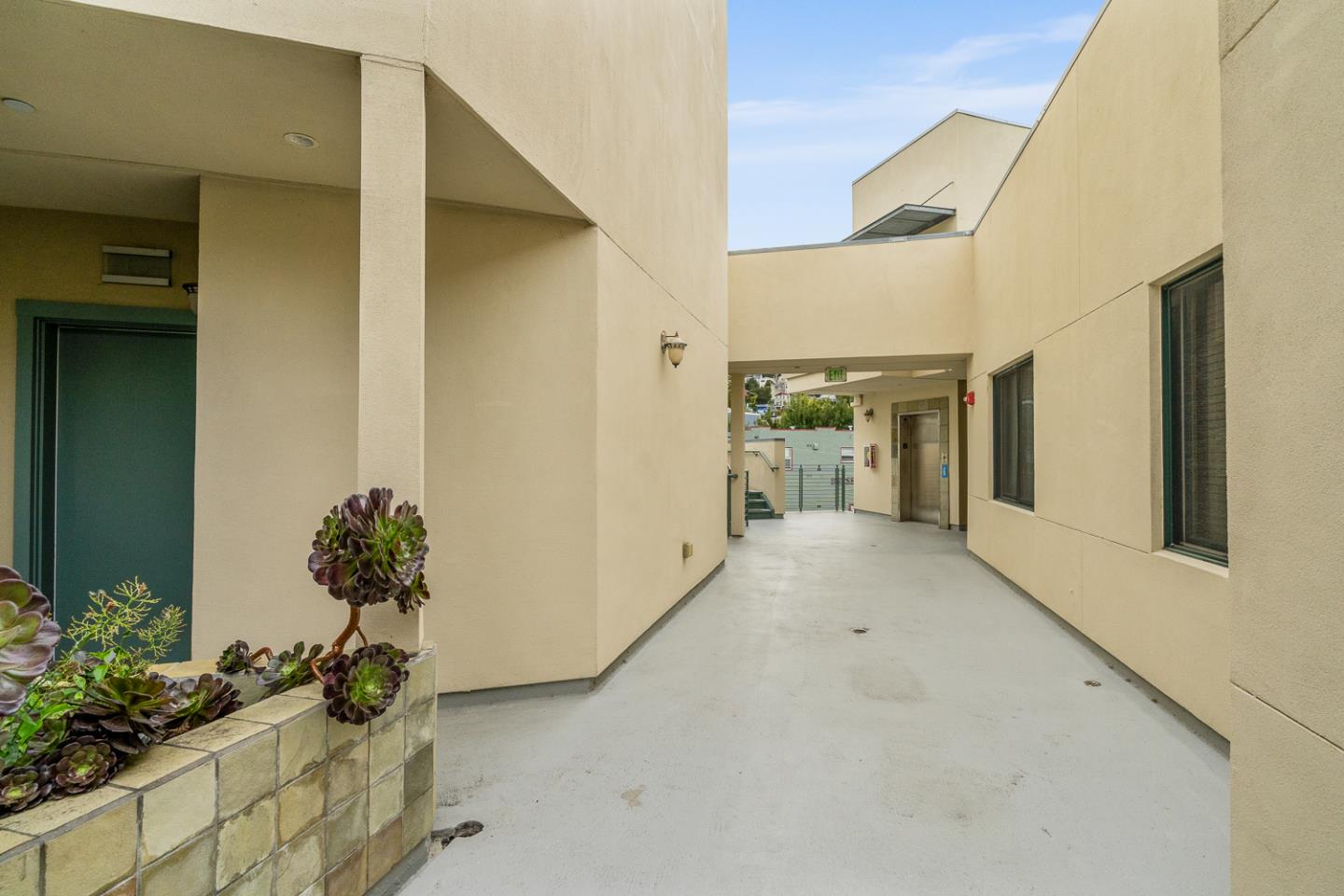 Detail Gallery Image 35 of 48 For 1 San Bruno Ave #N,  Brisbane,  CA 94005 - 1 Beds | 1/1 Baths