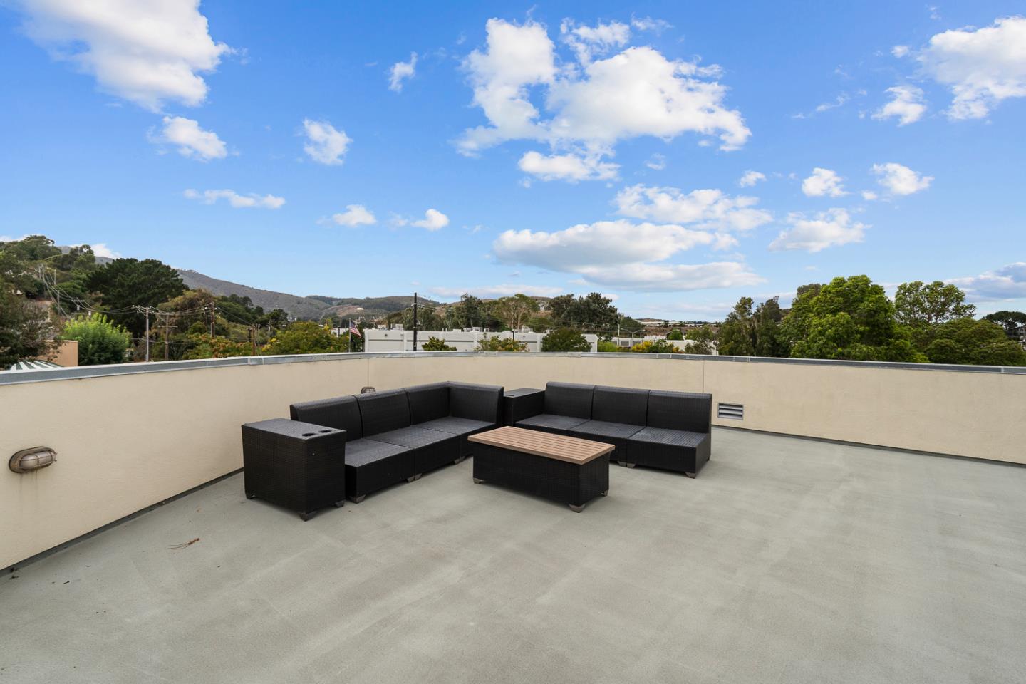 Detail Gallery Image 40 of 48 For 1 San Bruno Ave #N,  Brisbane,  CA 94005 - 1 Beds | 1/1 Baths