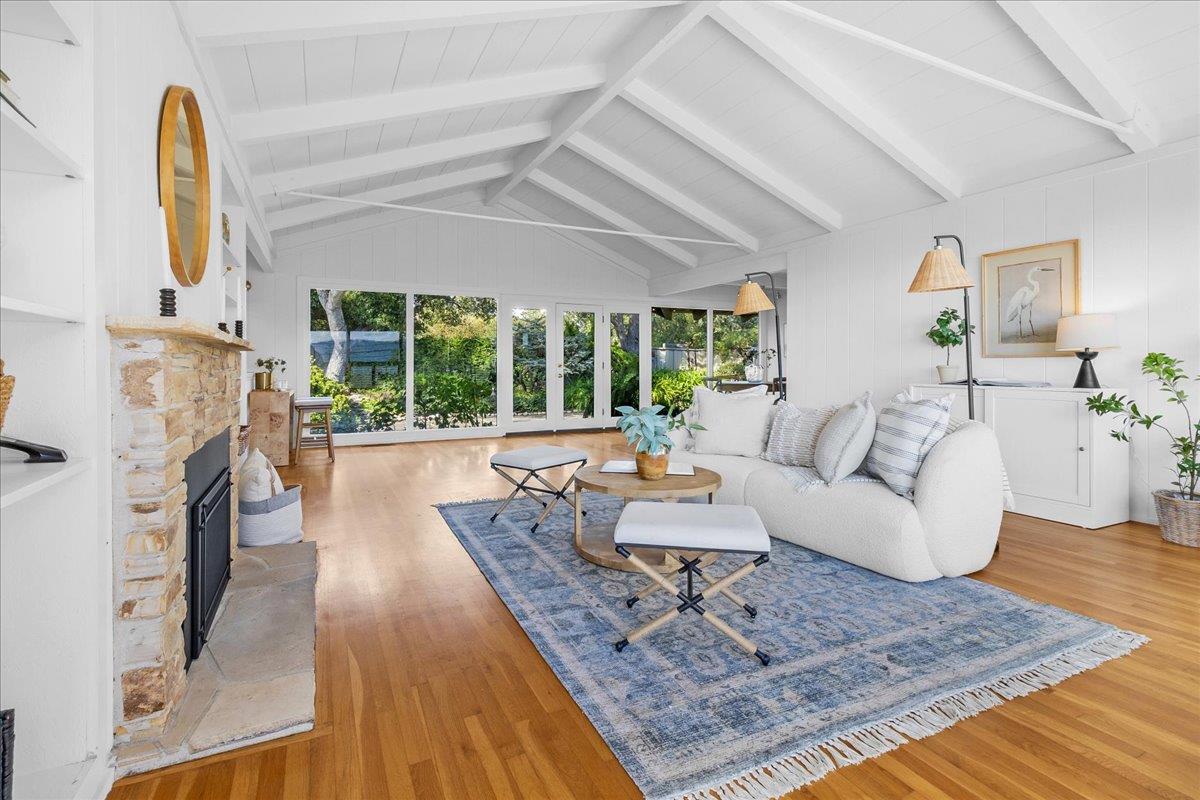 Detail Gallery Image 10 of 39 For 3721 Raymond Way, Carmel,  CA 93923 - 2 Beds | 2 Baths