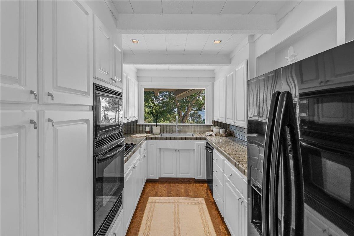 Detail Gallery Image 15 of 39 For 3721 Raymond Way, Carmel,  CA 93923 - 2 Beds | 2 Baths