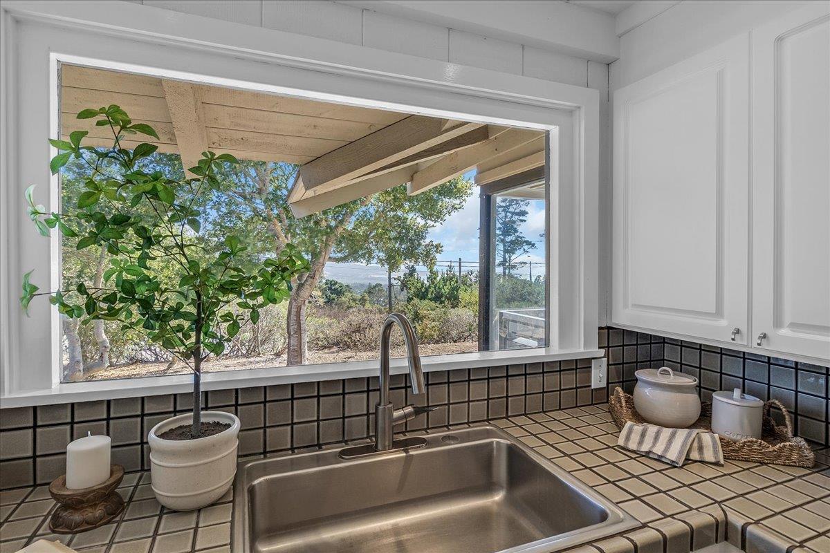 Detail Gallery Image 16 of 39 For 3721 Raymond Way, Carmel,  CA 93923 - 2 Beds | 2 Baths