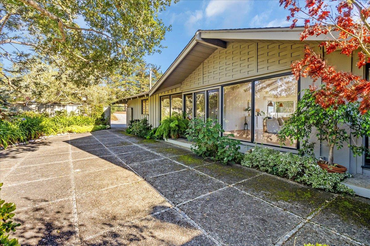 Detail Gallery Image 7 of 39 For 3721 Raymond Way, Carmel,  CA 93923 - 2 Beds | 2 Baths