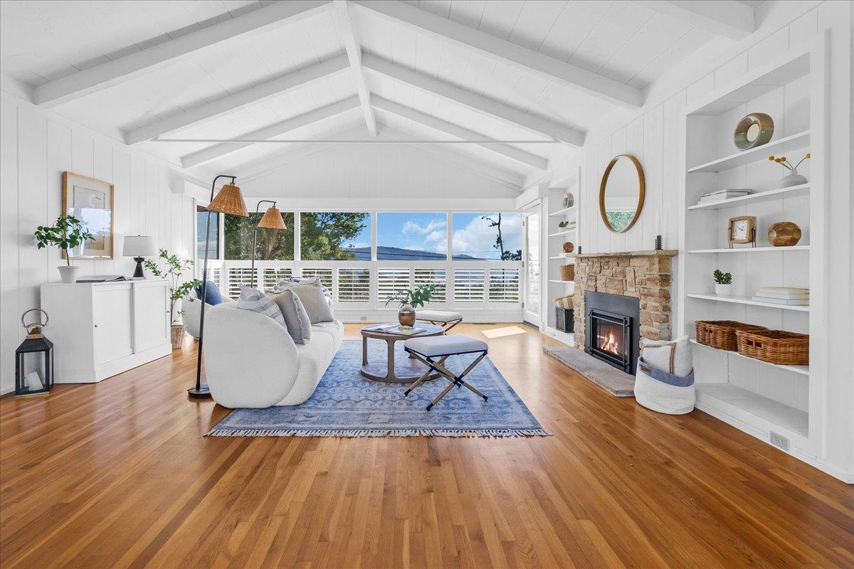 Detail Gallery Image 8 of 39 For 3721 Raymond Way, Carmel,  CA 93923 - 2 Beds | 2 Baths