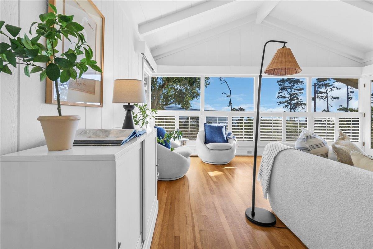 Detail Gallery Image 9 of 39 For 3721 Raymond Way, Carmel,  CA 93923 - 2 Beds | 2 Baths