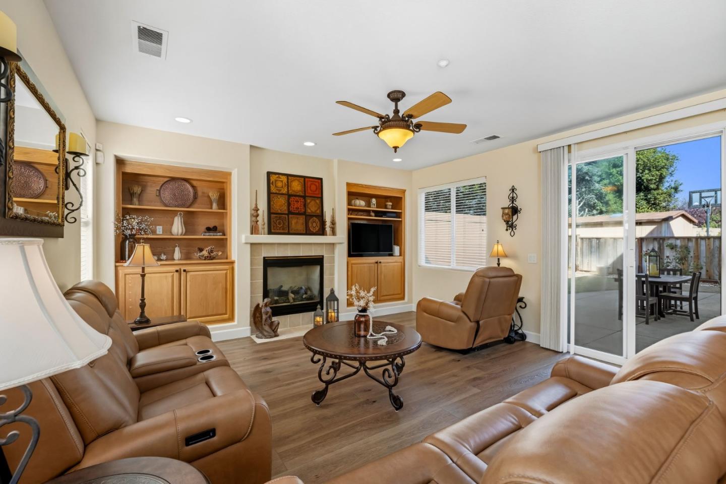 Detail Gallery Image 17 of 53 For 1941 Chelsea Ct, Salinas,  CA 93906 - 4 Beds | 3 Baths