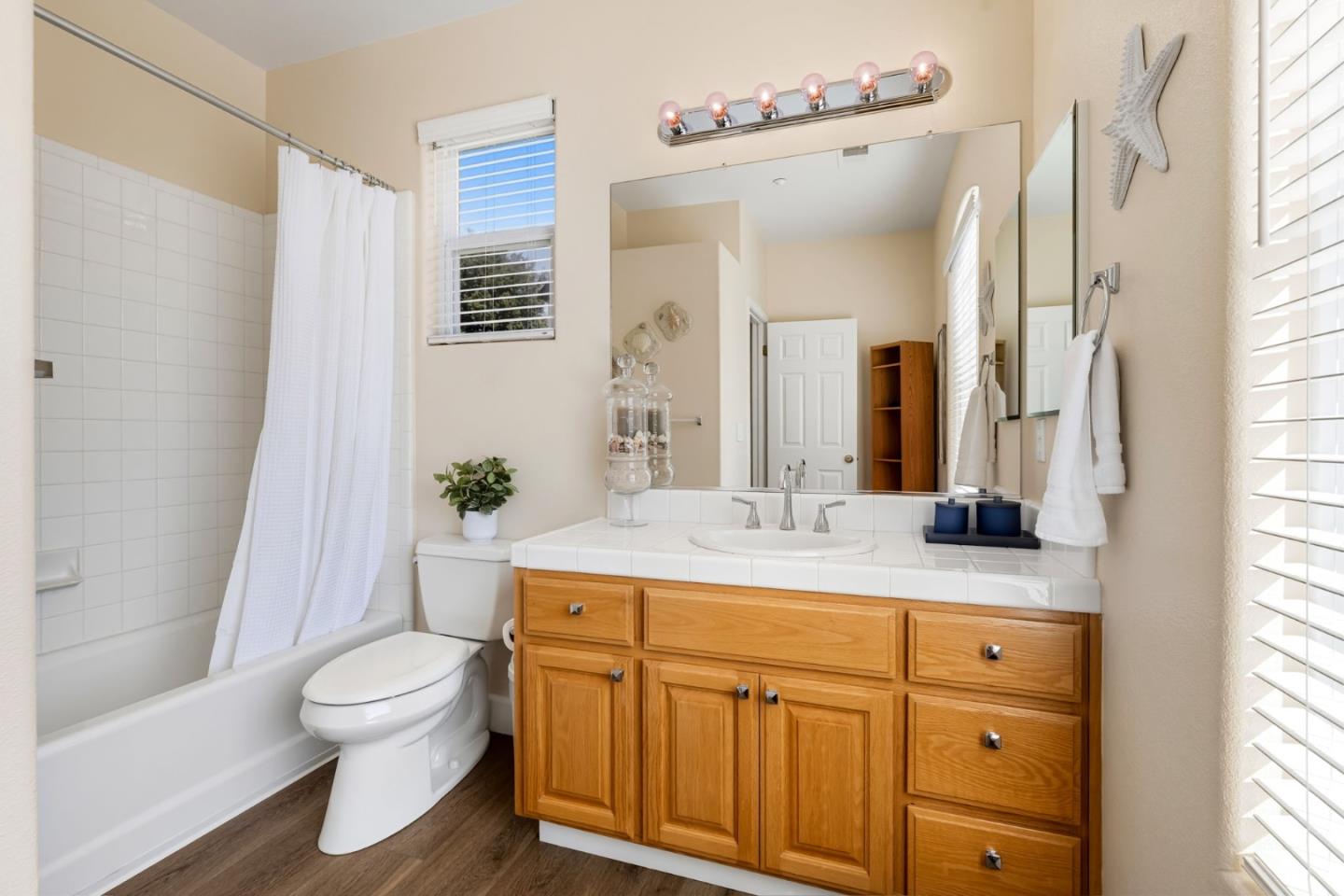 Detail Gallery Image 23 of 53 For 1941 Chelsea Ct, Salinas,  CA 93906 - 4 Beds | 3 Baths