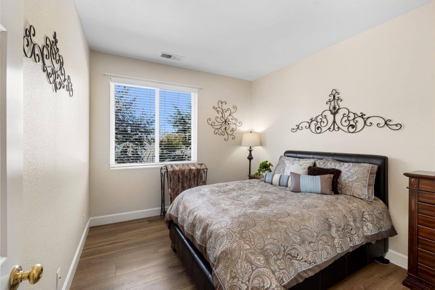 Detail Gallery Image 24 of 53 For 1941 Chelsea Ct, Salinas,  CA 93906 - 4 Beds | 3 Baths