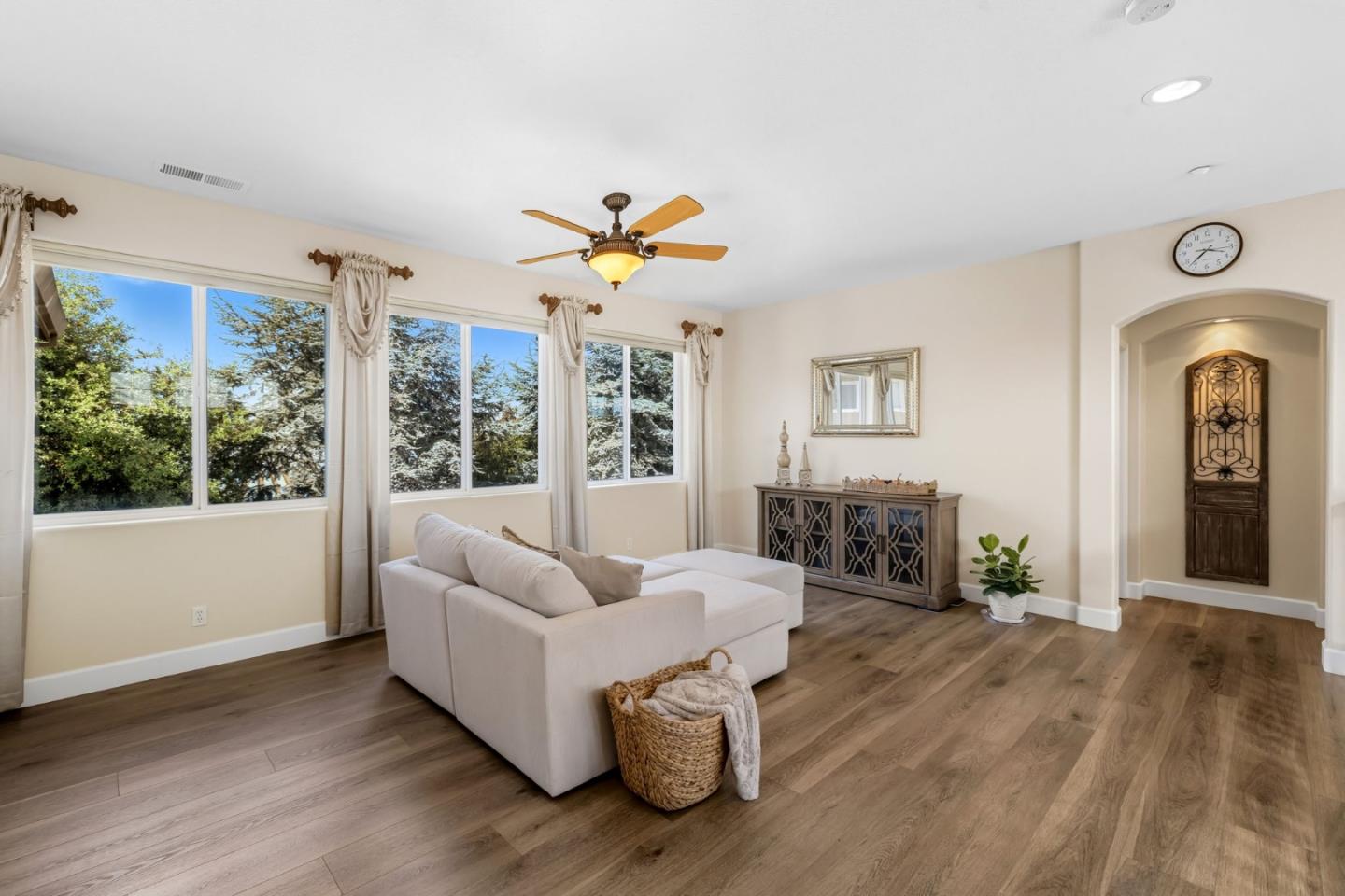 Detail Gallery Image 28 of 53 For 1941 Chelsea Ct, Salinas,  CA 93906 - 4 Beds | 3 Baths