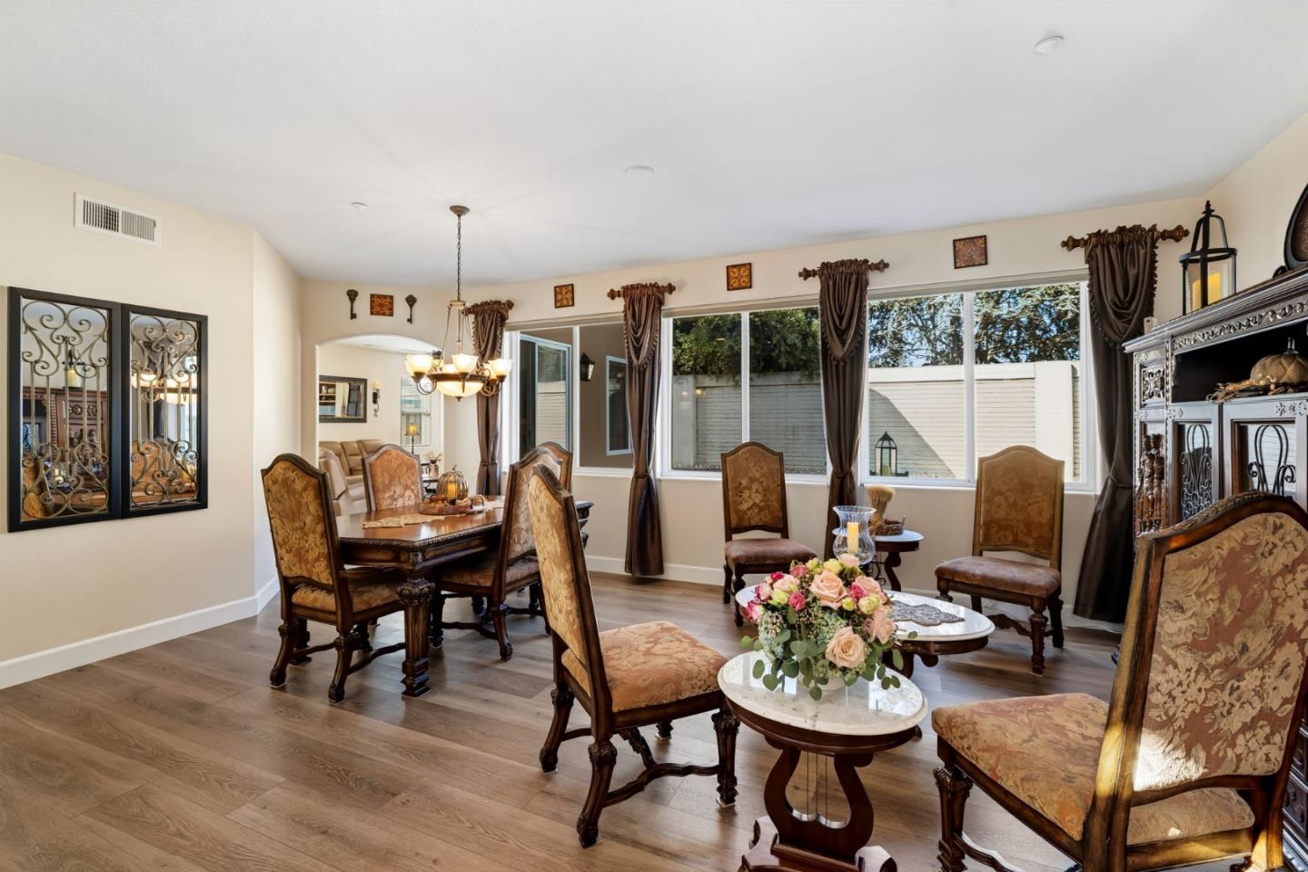 Detail Gallery Image 7 of 53 For 1941 Chelsea Ct, Salinas,  CA 93906 - 4 Beds | 3 Baths