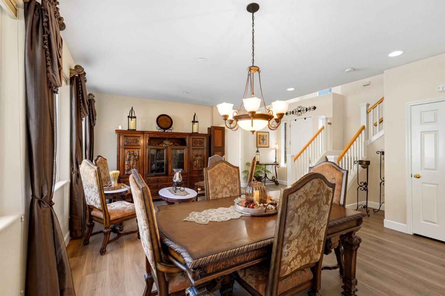 Detail Gallery Image 8 of 53 For 1941 Chelsea Ct, Salinas,  CA 93906 - 4 Beds | 3 Baths