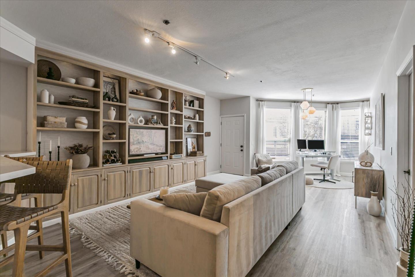 Detail Gallery Image 3 of 38 For 411 Park Ave #106,  San Jose,  CA 95110 - 2 Beds | 2 Baths