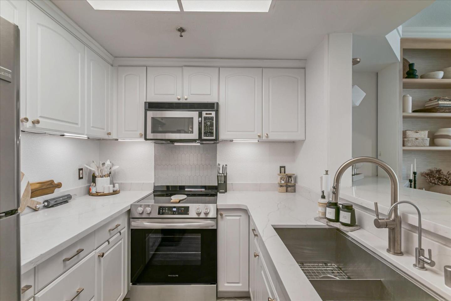 Detail Gallery Image 6 of 38 For 411 Park Ave #106,  San Jose,  CA 95110 - 2 Beds | 2 Baths