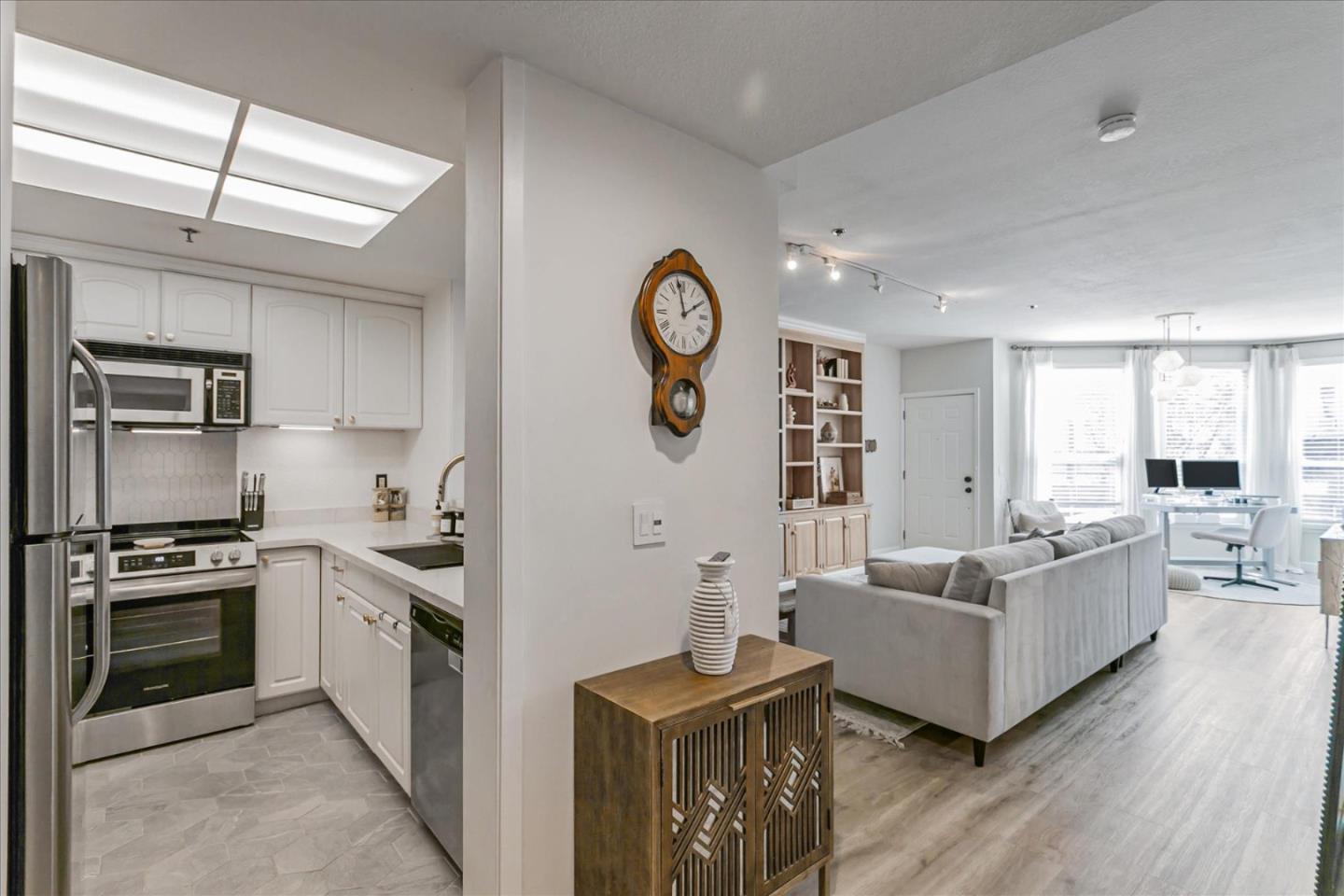 Detail Gallery Image 7 of 38 For 411 Park Ave #106,  San Jose,  CA 95110 - 2 Beds | 2 Baths