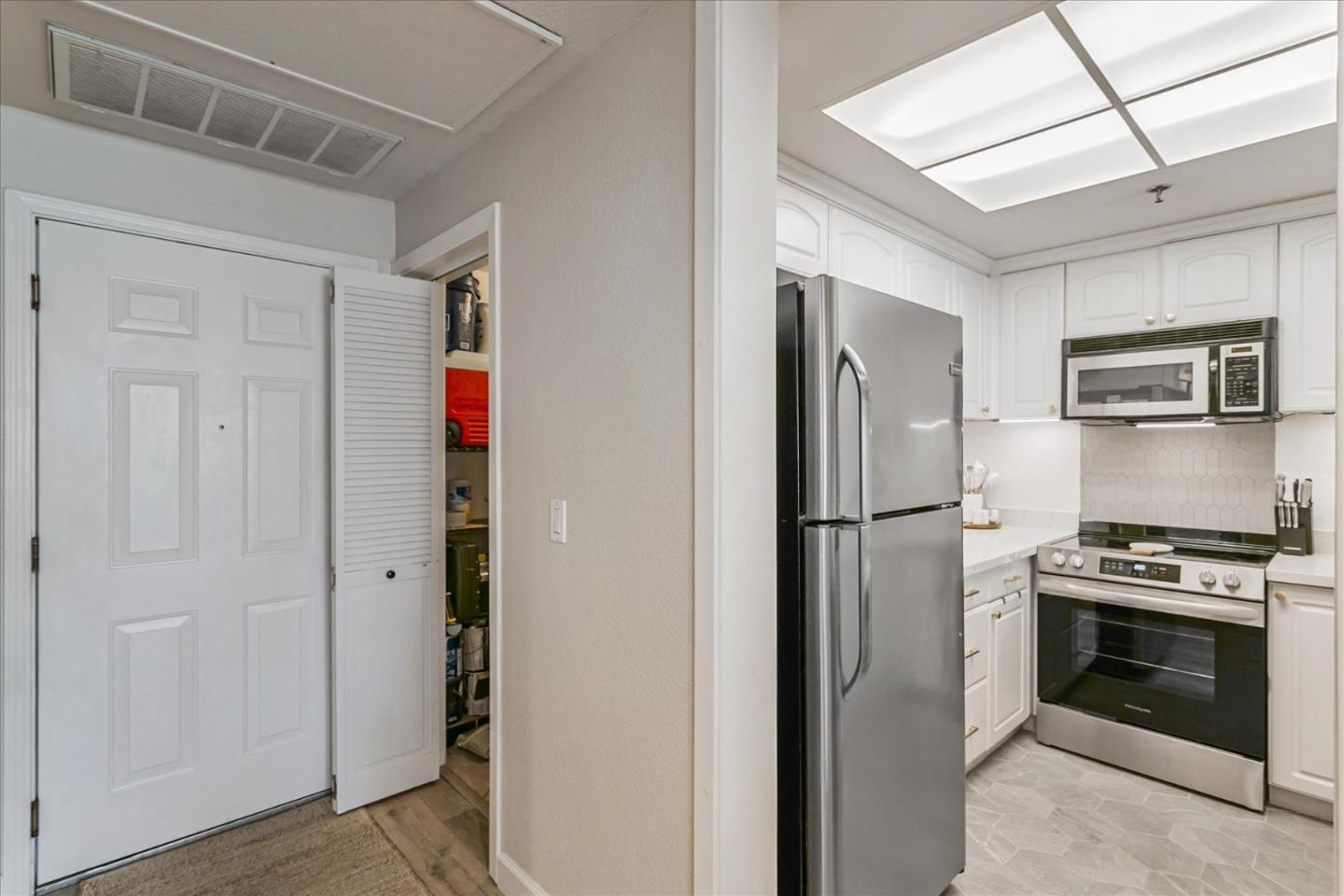 Detail Gallery Image 8 of 38 For 411 Park Ave #106,  San Jose,  CA 95110 - 2 Beds | 2 Baths