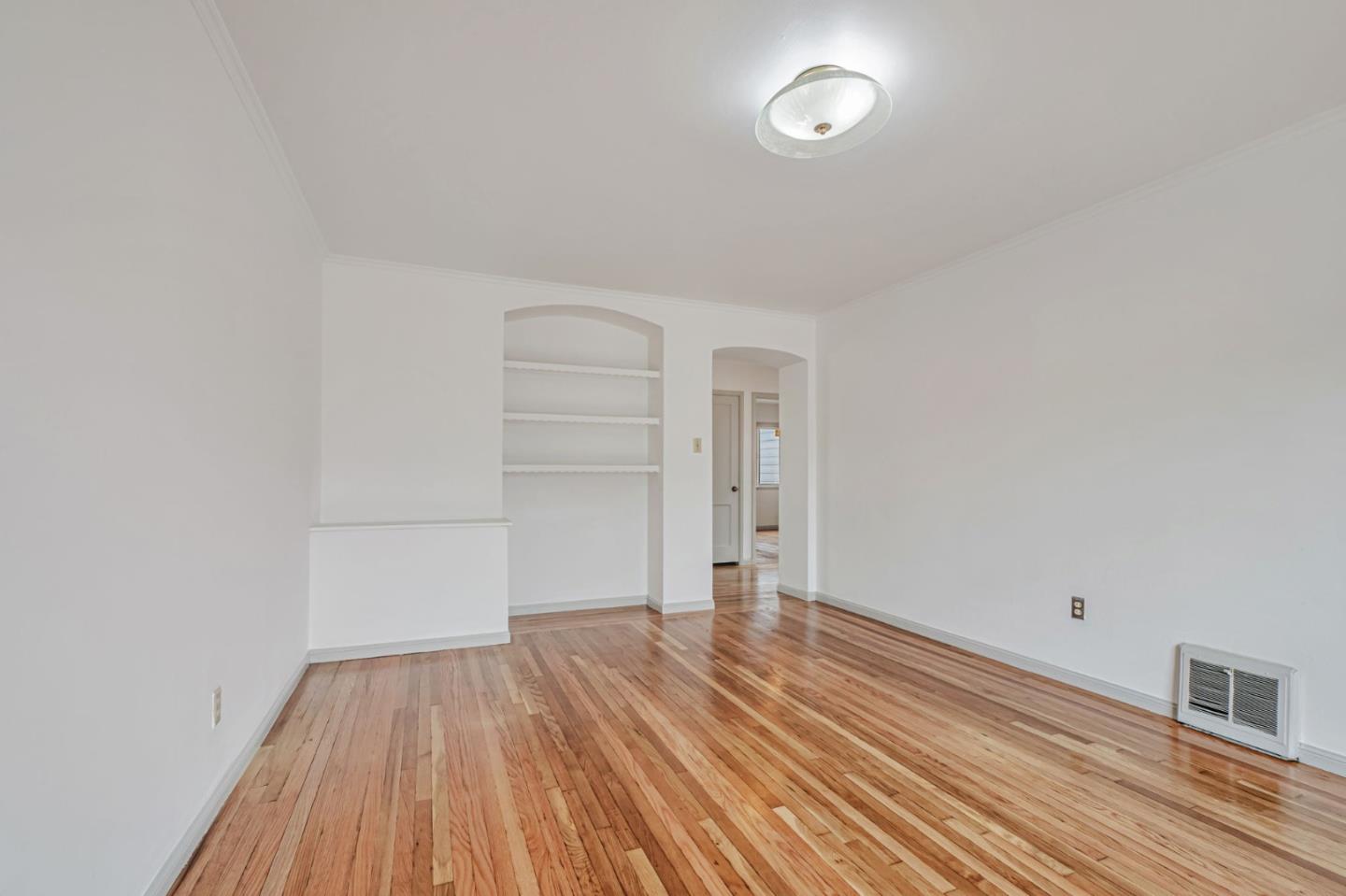 Detail Gallery Image 7 of 35 For 771 Delta St, San Francisco,  CA 94134 - 3 Beds | 2 Baths