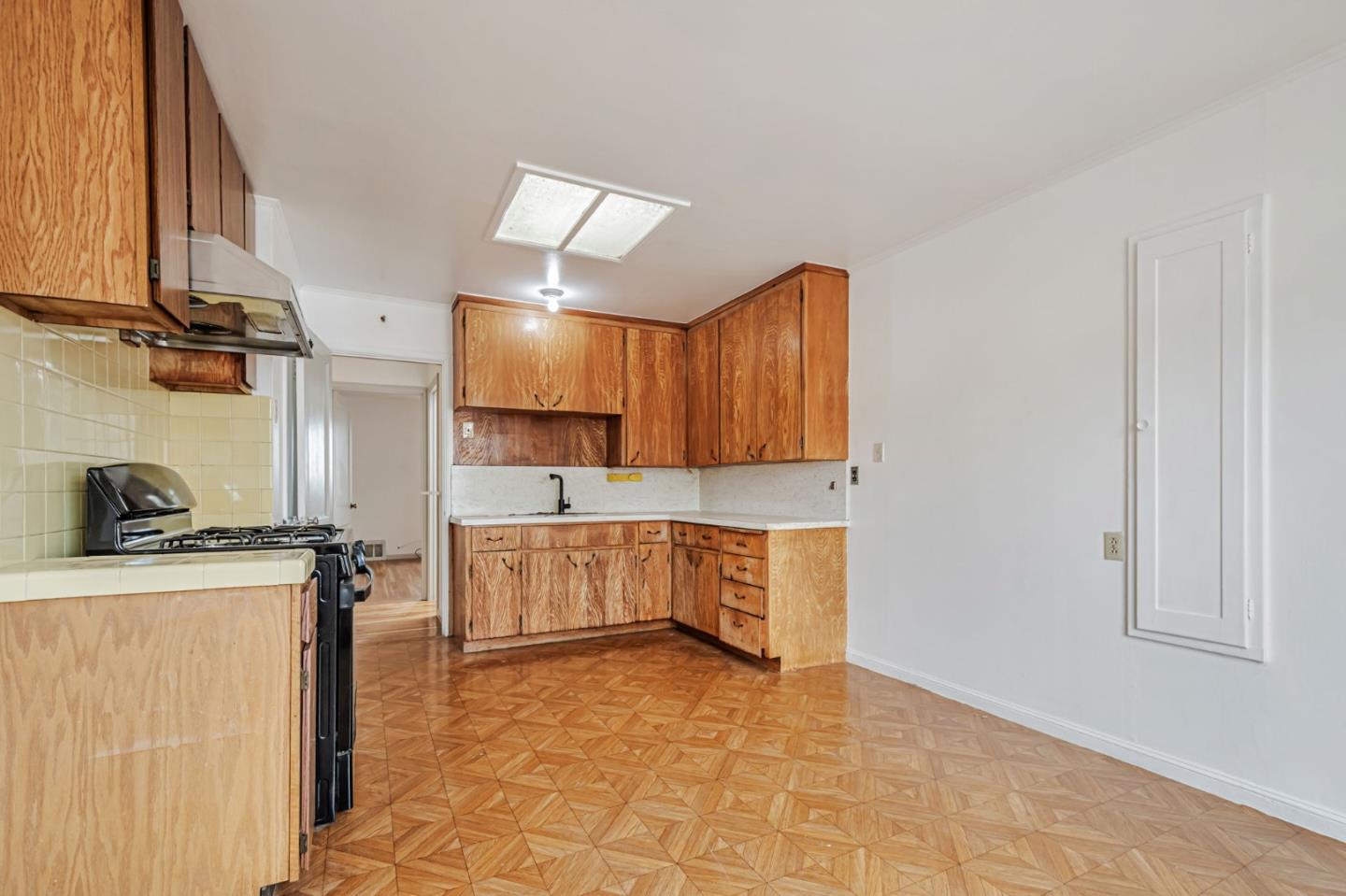 Detail Gallery Image 9 of 35 For 771 Delta St, San Francisco,  CA 94134 - 3 Beds | 2 Baths