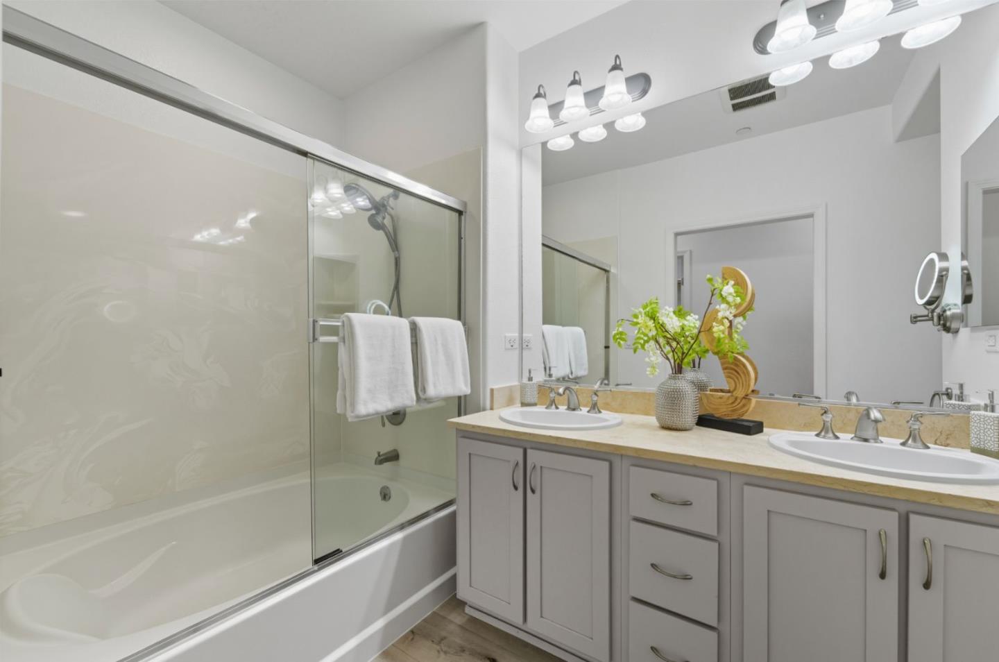 Detail Gallery Image 13 of 33 For 1388 Broadway #201,  Millbrae,  CA 94030 - 2 Beds | 2 Baths