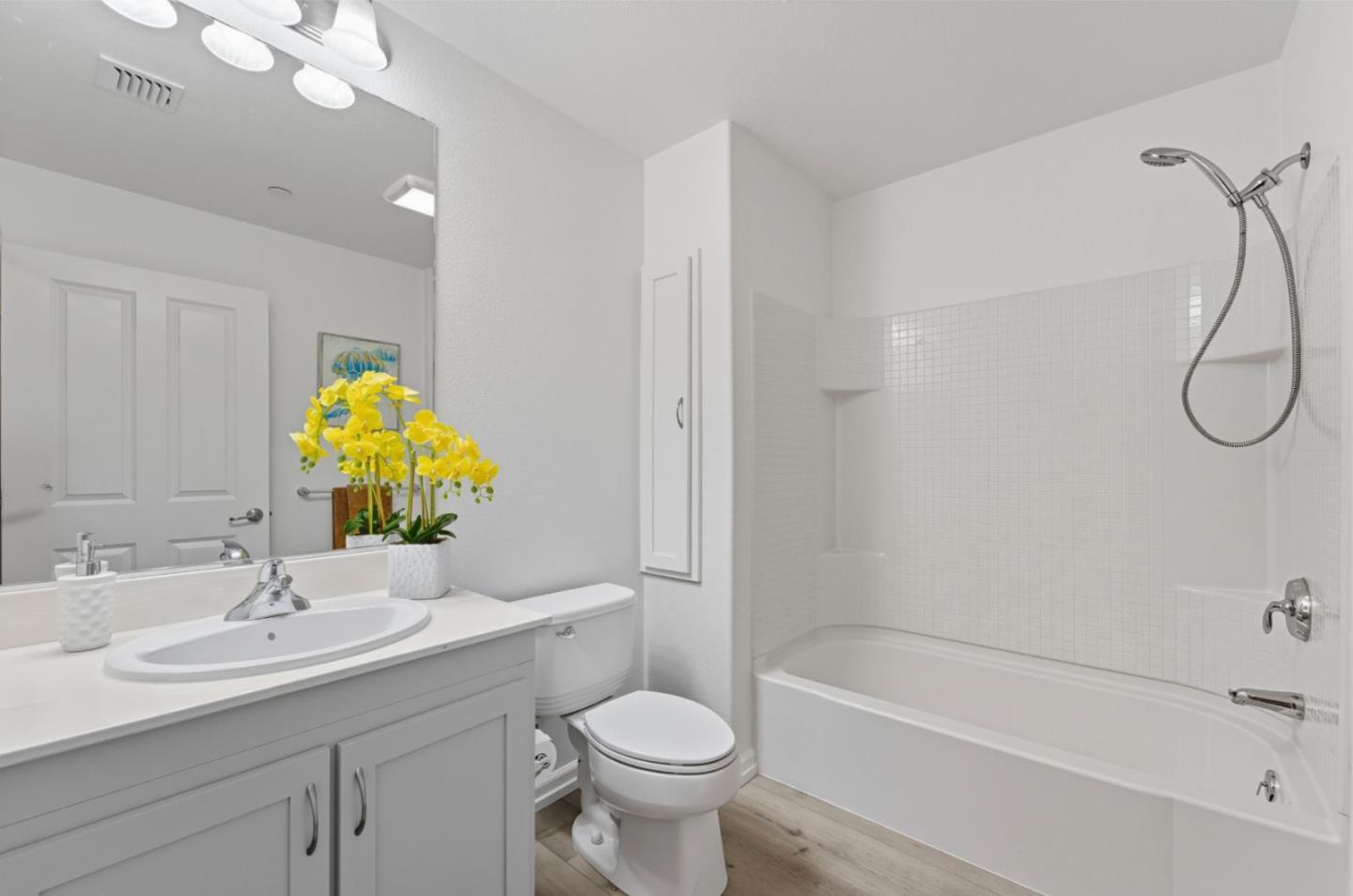 Detail Gallery Image 16 of 33 For 1388 Broadway #201,  Millbrae,  CA 94030 - 2 Beds | 2 Baths