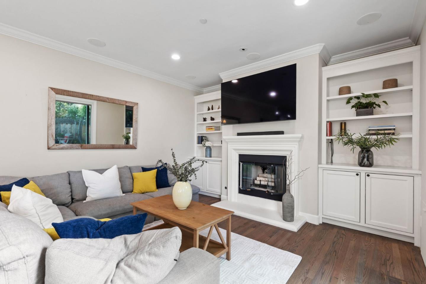 Detail Gallery Image 14 of 25 For 2140 Monterey Ave, Menlo Park,  CA 94025 - 4 Beds | 3/1 Baths