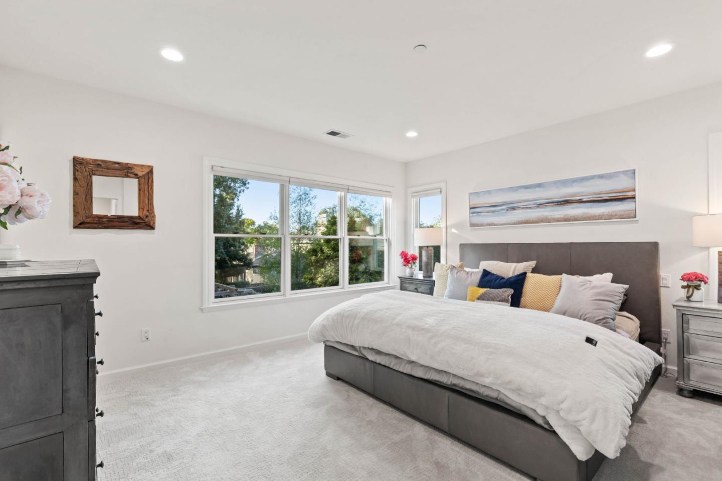 Detail Gallery Image 16 of 25 For 2140 Monterey Ave, Menlo Park,  CA 94025 - 4 Beds | 3/1 Baths