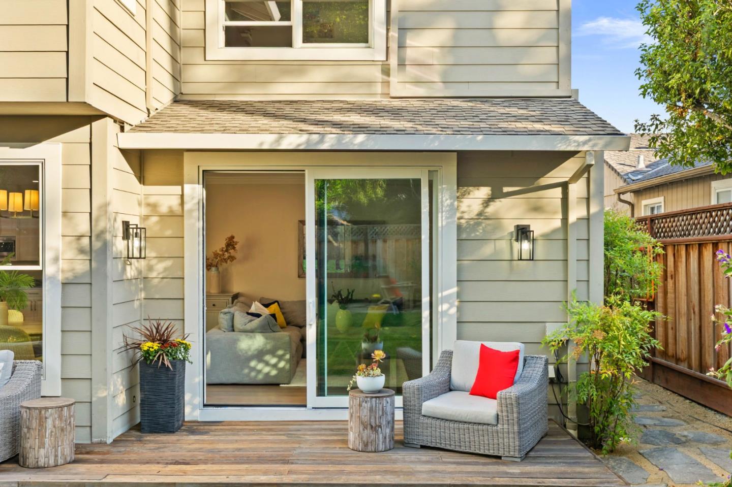 Detail Gallery Image 21 of 25 For 2140 Monterey Ave, Menlo Park,  CA 94025 - 4 Beds | 3/1 Baths