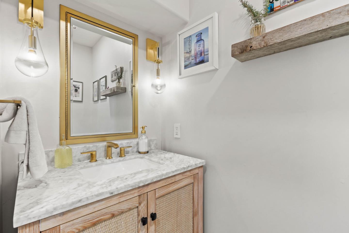 Detail Gallery Image 6 of 25 For 2140 Monterey Ave, Menlo Park,  CA 94025 - 4 Beds | 3/1 Baths