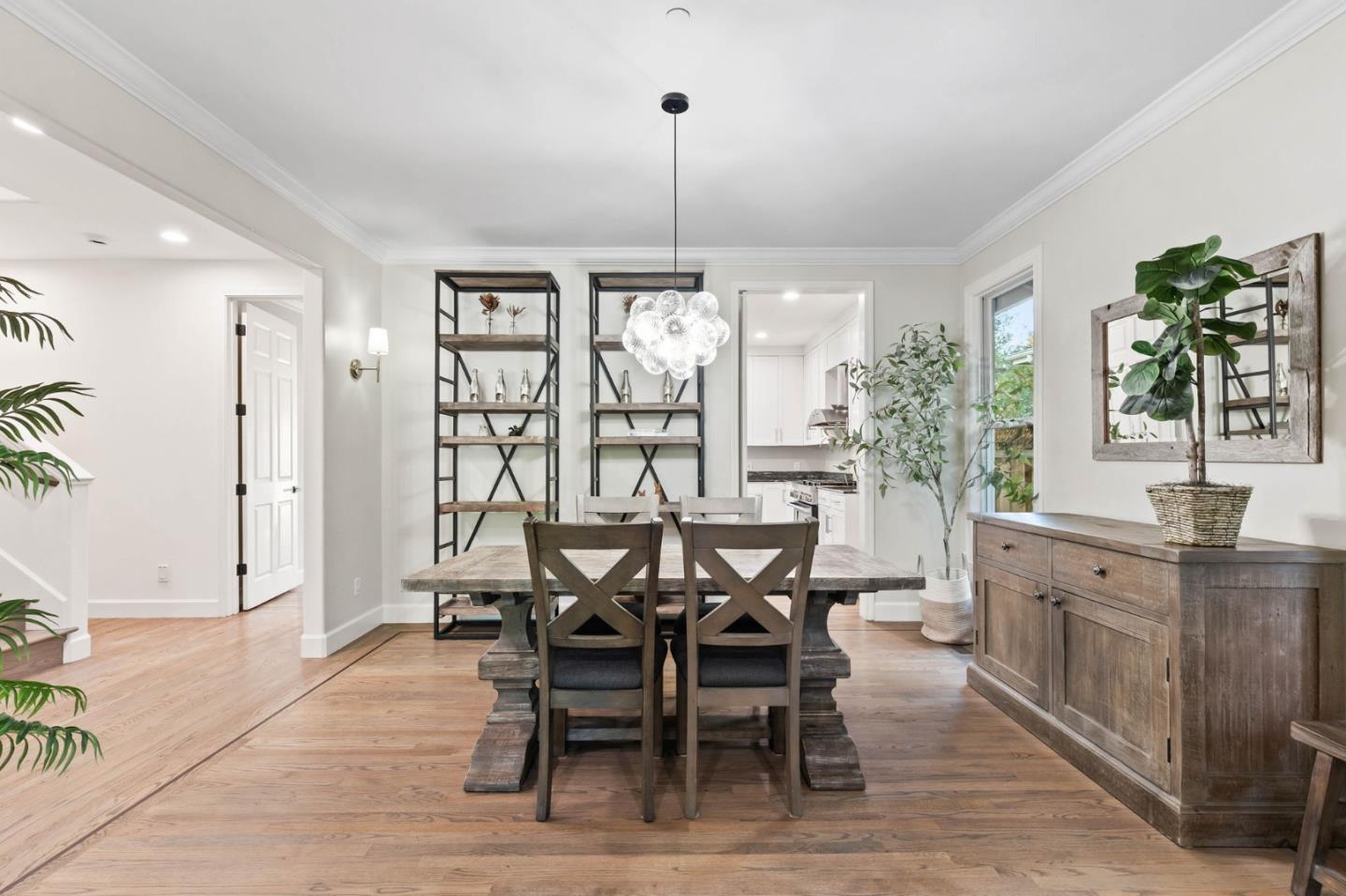 Detail Gallery Image 7 of 25 For 2140 Monterey Ave, Menlo Park,  CA 94025 - 4 Beds | 3/1 Baths