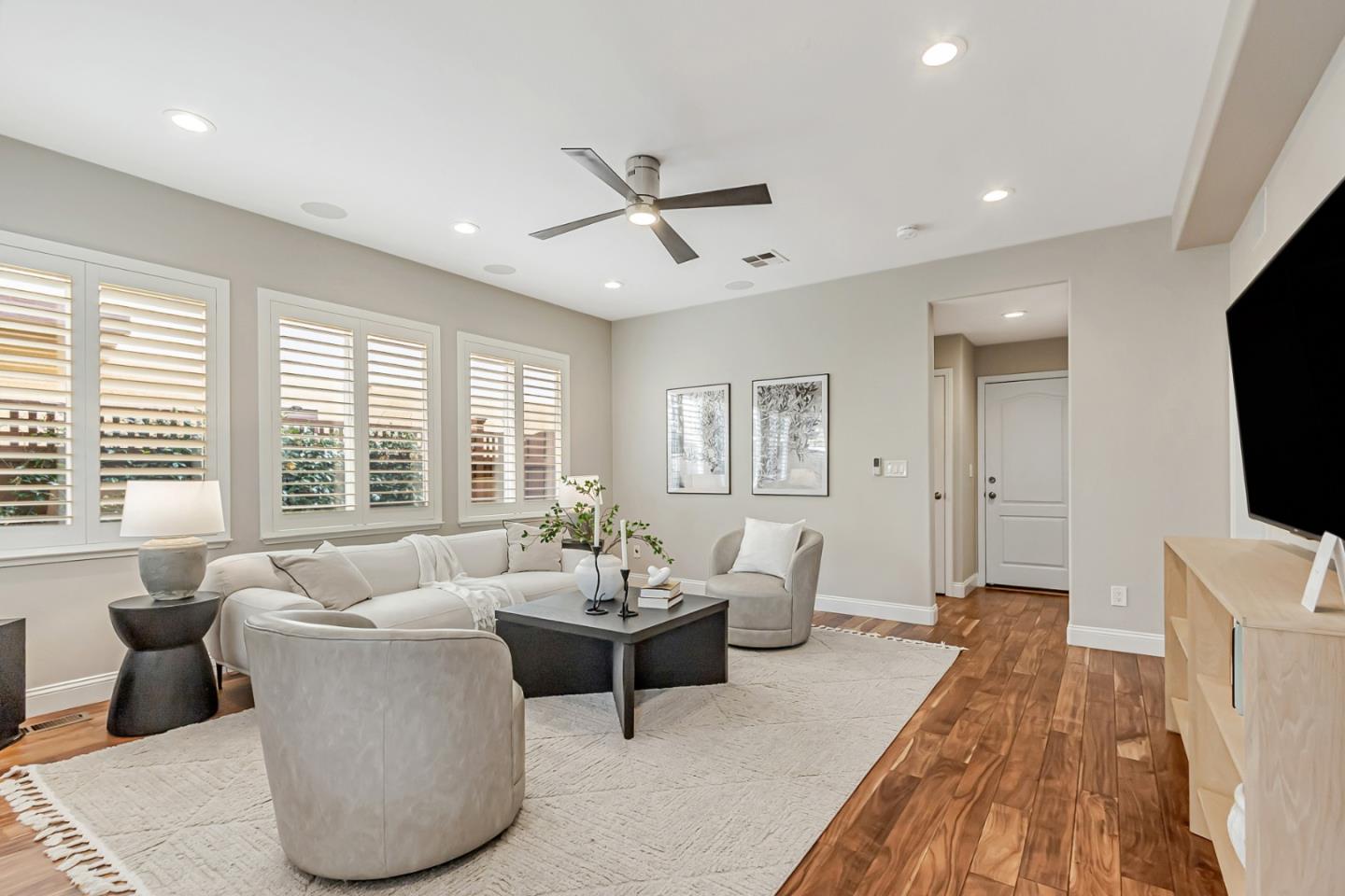 Detail Gallery Image 18 of 65 For 1433 Selborn Pl, San Jose,  CA 95126 - 4 Beds | 2/1 Baths