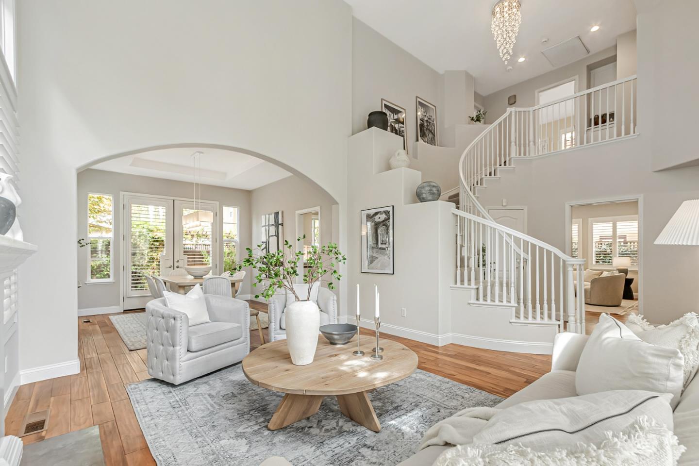 Detail Gallery Image 2 of 65 For 1433 Selborn Pl, San Jose,  CA 95126 - 4 Beds | 2/1 Baths