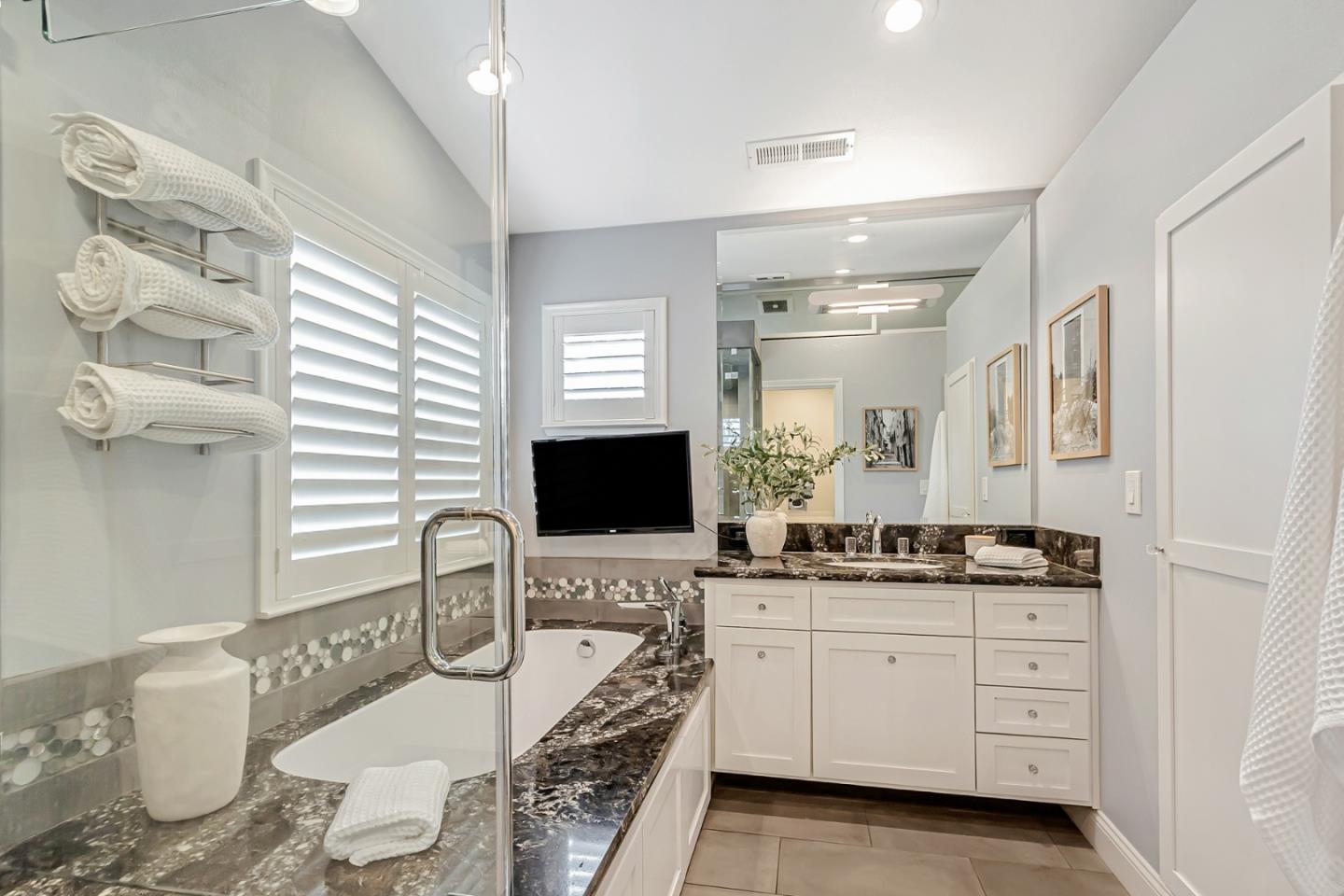 Detail Gallery Image 32 of 65 For 1433 Selborn Pl, San Jose,  CA 95126 - 4 Beds | 2/1 Baths