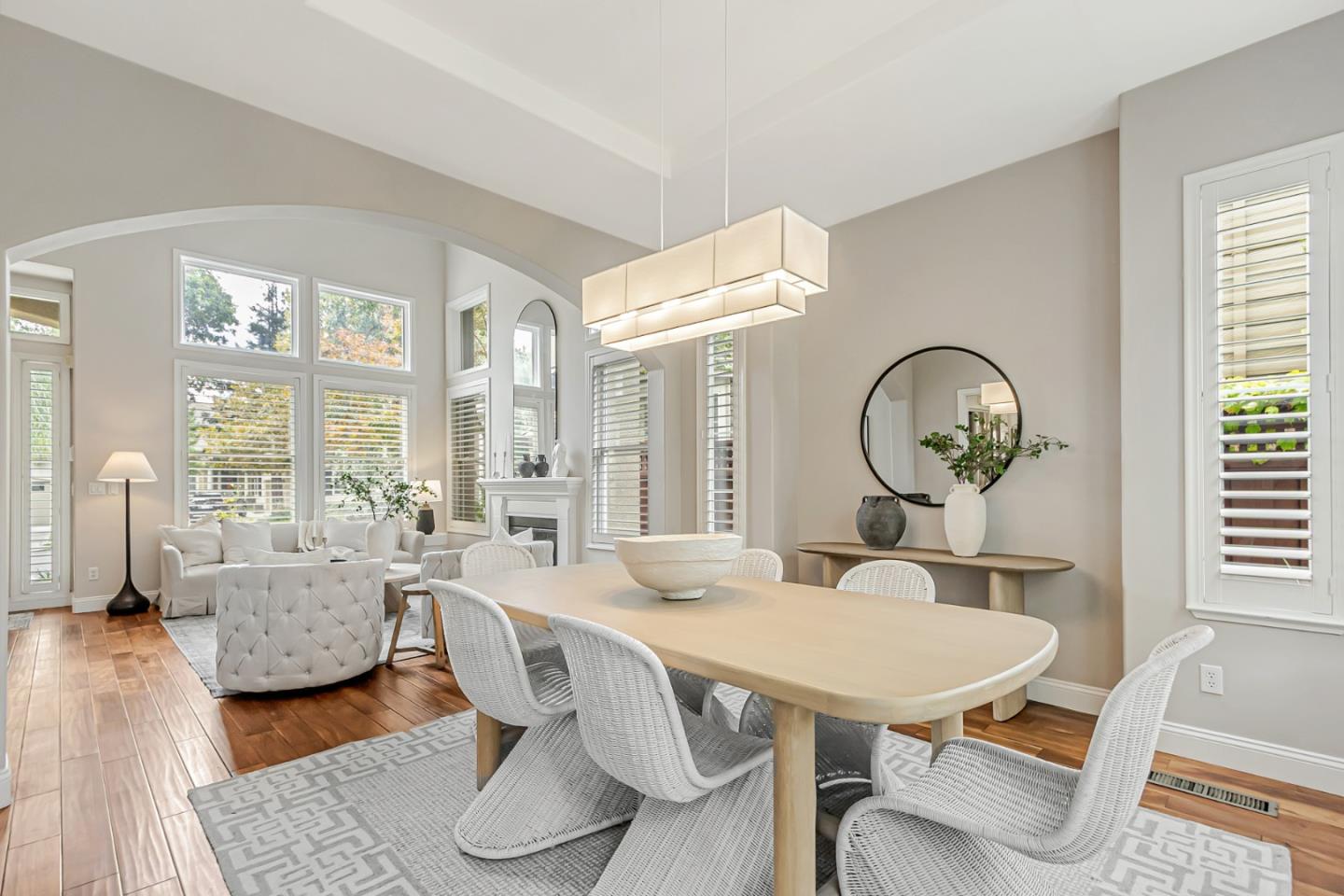 Detail Gallery Image 4 of 65 For 1433 Selborn Pl, San Jose,  CA 95126 - 4 Beds | 2/1 Baths