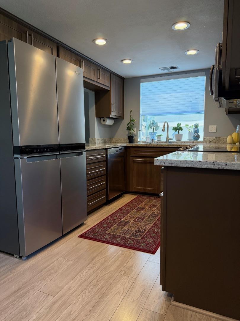 Detail Gallery Image 11 of 28 For 1015 Warburton Ave, Santa Clara,  CA 95050 - 3 Beds | 2/1 Baths