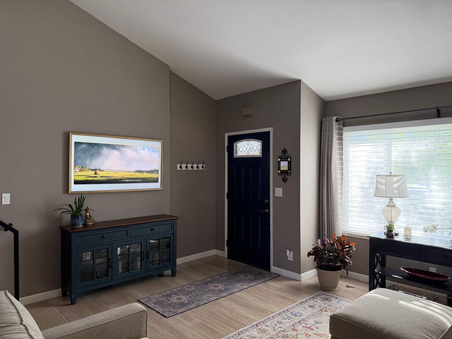 Detail Gallery Image 3 of 28 For 1015 Warburton Ave, Santa Clara,  CA 95050 - 3 Beds | 2/1 Baths