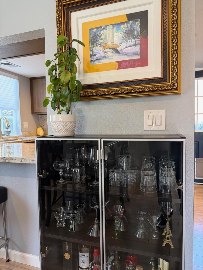 Detail Gallery Image 8 of 28 For 1015 Warburton Ave, Santa Clara,  CA 95050 - 3 Beds | 2/1 Baths