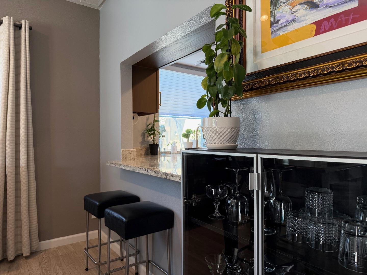 Detail Gallery Image 9 of 28 For 1015 Warburton Ave, Santa Clara,  CA 95050 - 3 Beds | 2/1 Baths