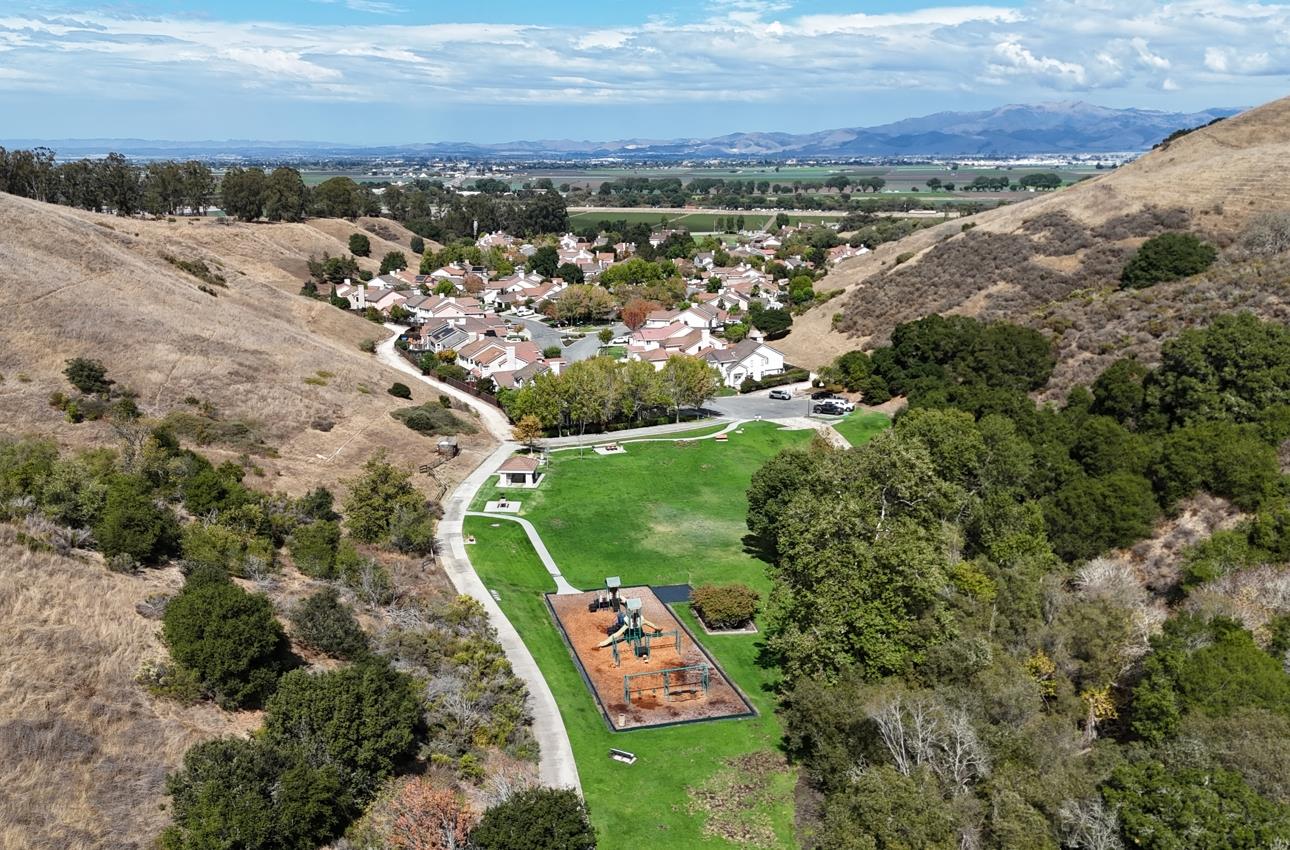 Detail Gallery Image 10 of 45 For 21056 Country Park Rd, Salinas,  CA 93908 - 3 Beds | 2/1 Baths