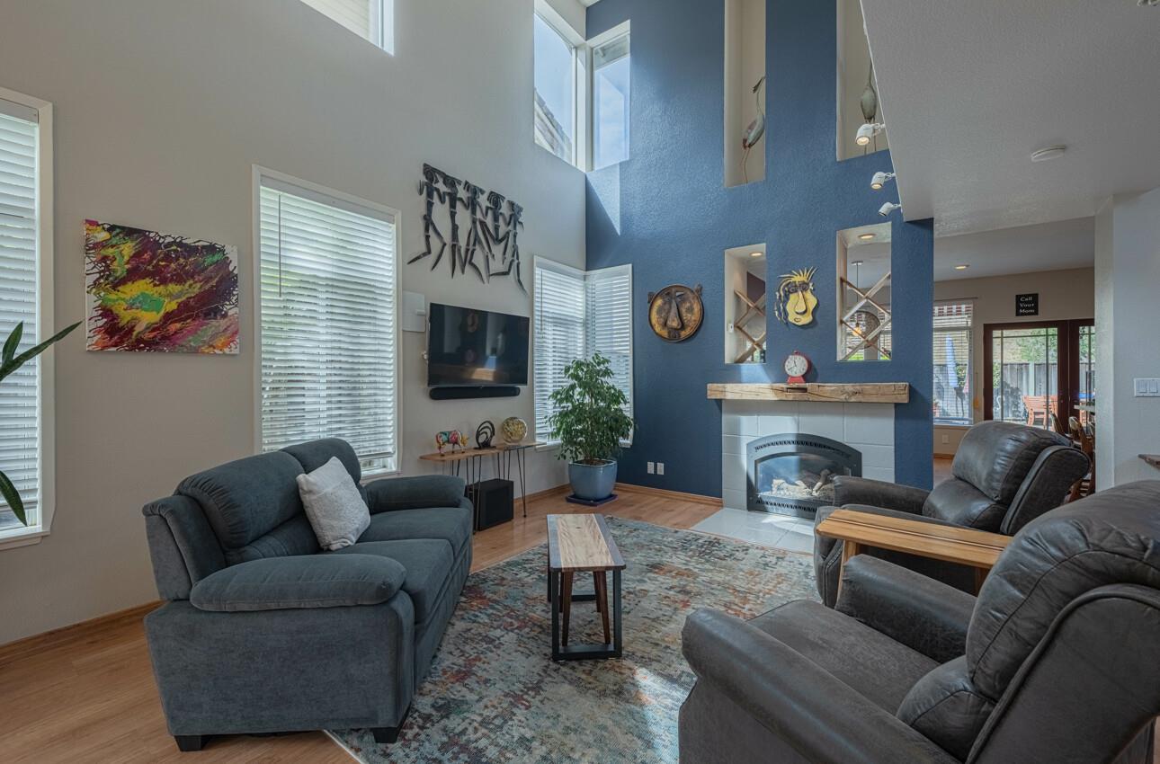 Detail Gallery Image 14 of 45 For 21056 Country Park Rd, Salinas,  CA 93908 - 3 Beds | 2/1 Baths