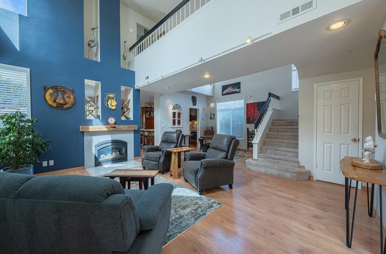 Detail Gallery Image 15 of 45 For 21056 Country Park Rd, Salinas,  CA 93908 - 3 Beds | 2/1 Baths