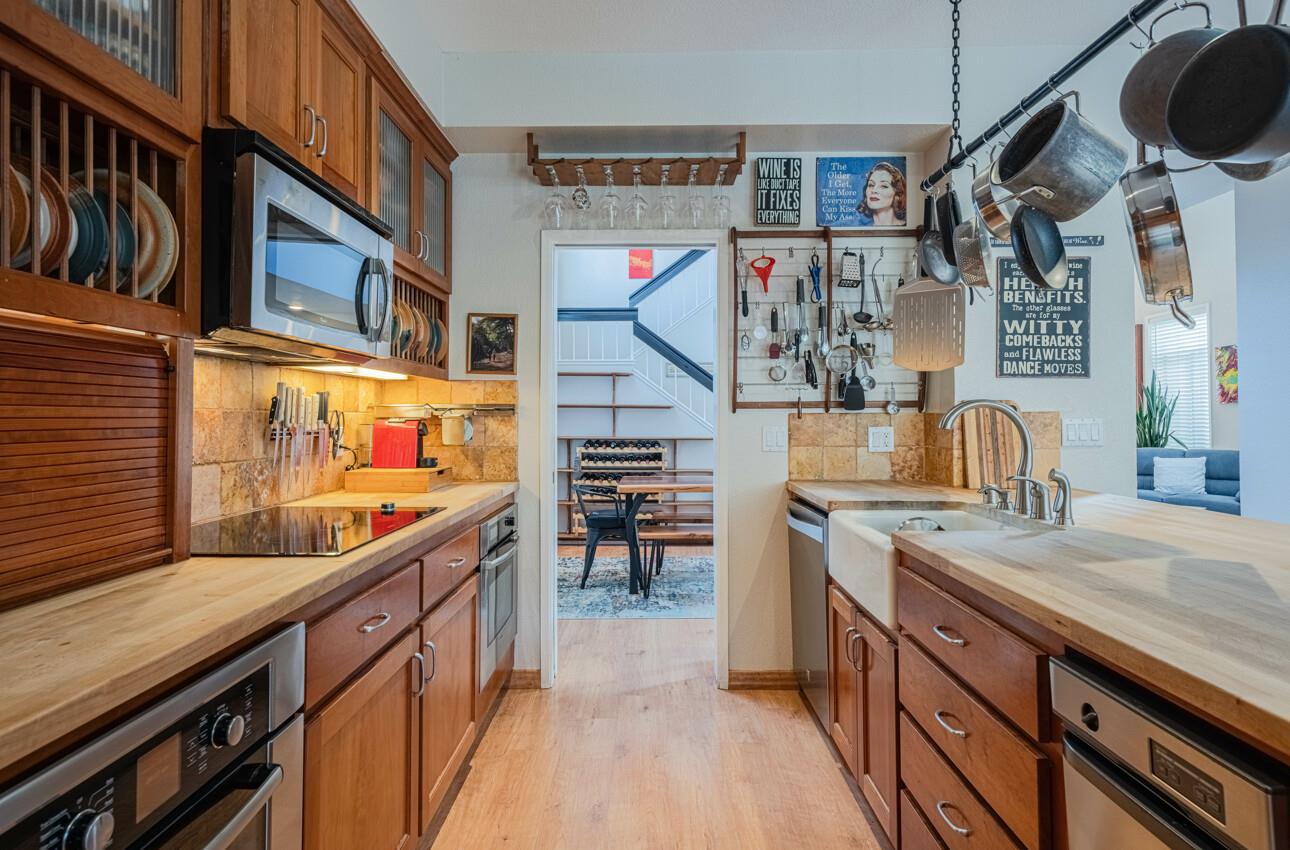 Detail Gallery Image 19 of 45 For 21056 Country Park Rd, Salinas,  CA 93908 - 3 Beds | 2/1 Baths