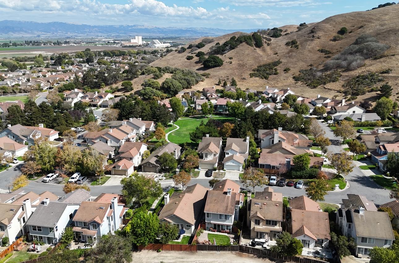 Detail Gallery Image 7 of 45 For 21056 Country Park Rd, Salinas,  CA 93908 - 3 Beds | 2/1 Baths