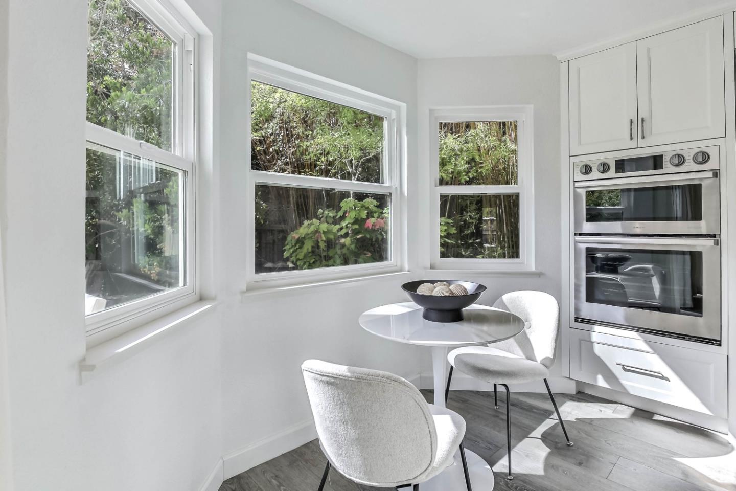 Detail Gallery Image 10 of 27 For 649 Eighth Ave, Menlo Park,  CA 94025 - 3 Beds | 2/1 Baths