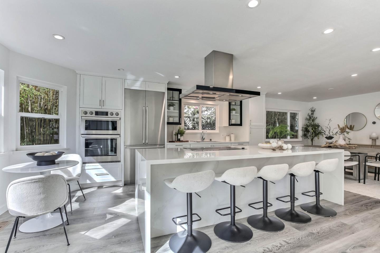 Detail Gallery Image 11 of 27 For 649 Eighth Ave, Menlo Park,  CA 94025 - 3 Beds | 2/1 Baths