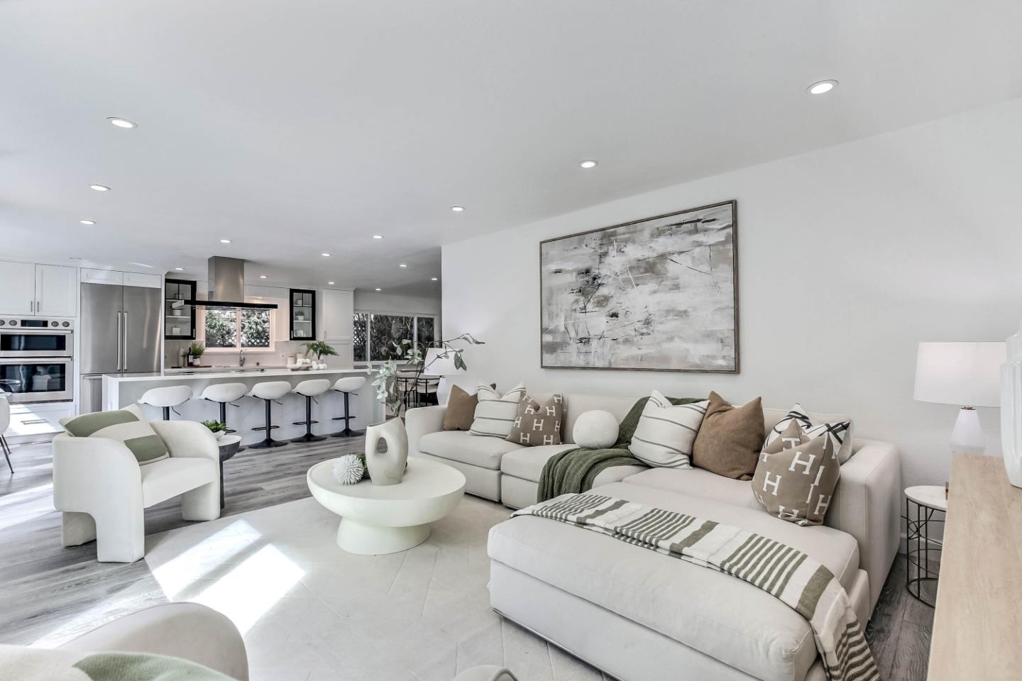 Detail Gallery Image 6 of 27 For 649 Eighth Ave, Menlo Park,  CA 94025 - 3 Beds | 2/1 Baths