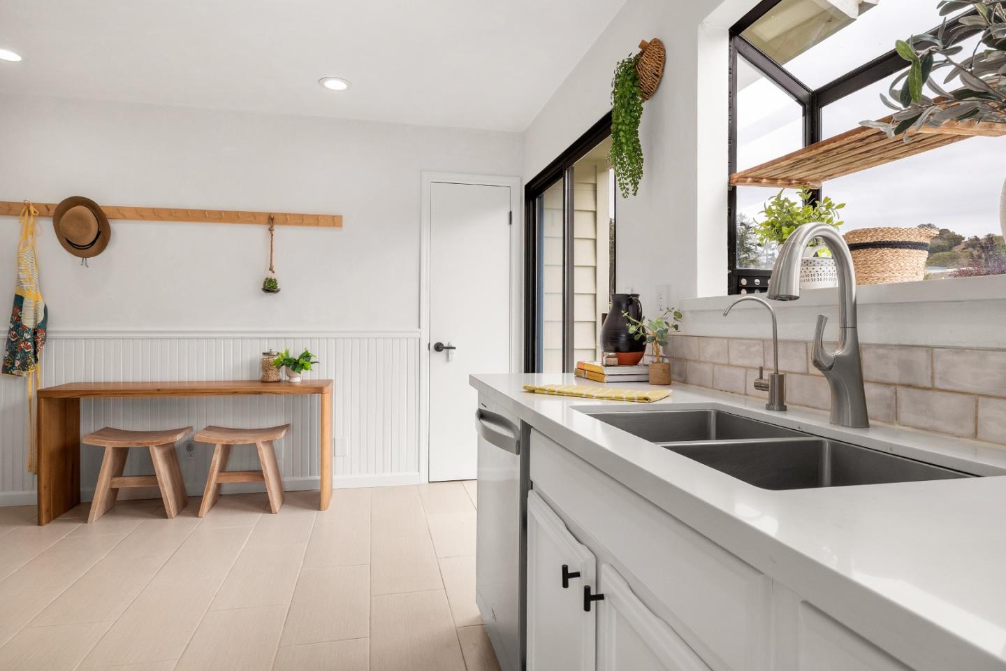 Detail Gallery Image 15 of 27 For 3503 Dover Dr, Santa Cruz,  CA 95065 - 3 Beds | 2 Baths